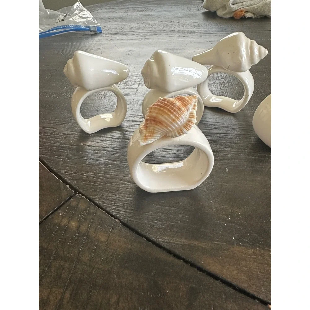 Vintage  Ceramic Seashell Napkin Rings Set of 5 White Coastal Nautical Decor GUC